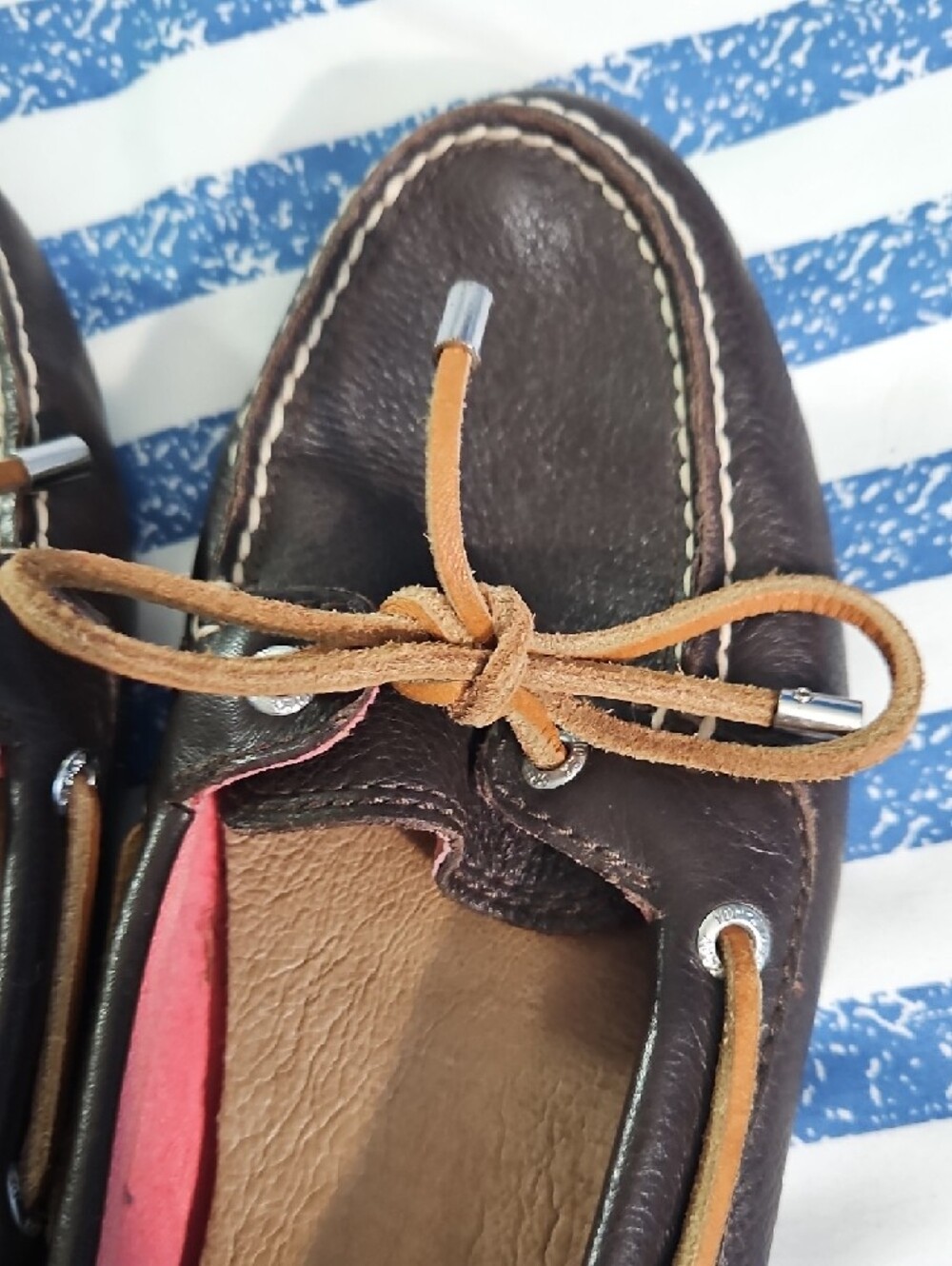 Sperry Dark Brown Leather Moccasin Flats with Tan Bow and Pink Lining - Picture 4 of 5